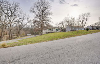 Photo 2 - Charming Kansas City Studio With Fire Pit