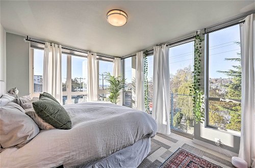 Photo 9 - Sleek Seattle Home w/ Rooftop Patio & Views