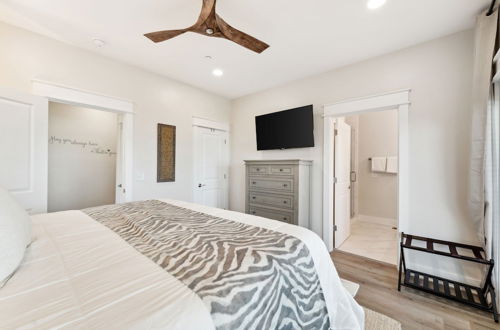 Photo 8 - Grand Retreat II: 4br, 5ba, Sleeps 15. Private Pool. Your Perfect Escape