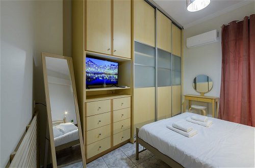 Photo 3 - 1-Bedroom Oasis in Kallithea