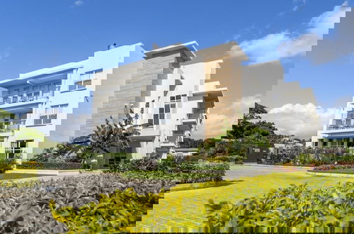 Foto 37 - Coral Beach by Blue Sky Luxury