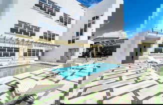 Foto 1 - Coral Beach by Blue Sky Luxury