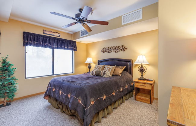 Seven Springs Stoneridge 3 BR Condo, Private Deck by RedAwning - Photo 2