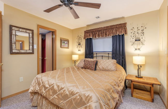 Seven Springs Stoneridge 3 BR Condo, Private Deck by RedAwning - Photo 3
