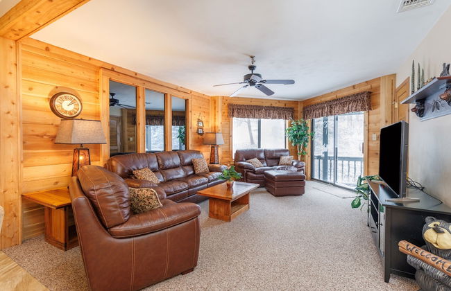 Seven Springs Stoneridge 3 BR Condo, Private Deck by RedAwning - Photo 10