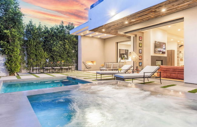 Luxe Weho Villa, Walk to Melrose Ave, Pool + Hot Tub North Vista by Avantstay - Foto 49