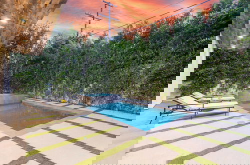 Foto 51 - Luxe Weho Villa, Walk to Melrose Ave, Pool + Hot Tub North Vista by Avantstay