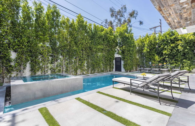 Luxe Weho Villa, Walk to Melrose Ave, Pool + Hot Tub North Vista by Avantstay - Foto 44