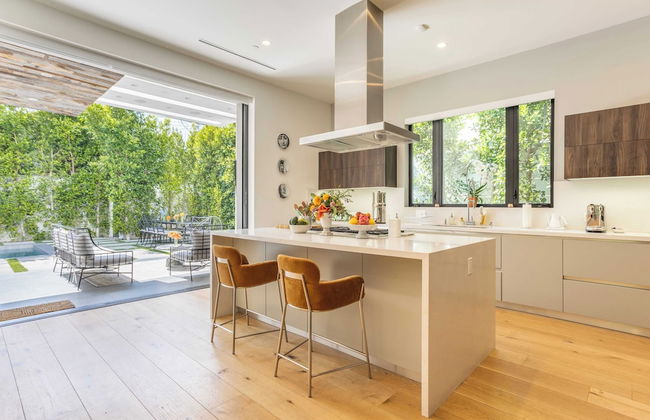 Luxe Weho Villa, Walk to Melrose Ave, Pool + Hot Tub North Vista by Avantstay - Foto 17
