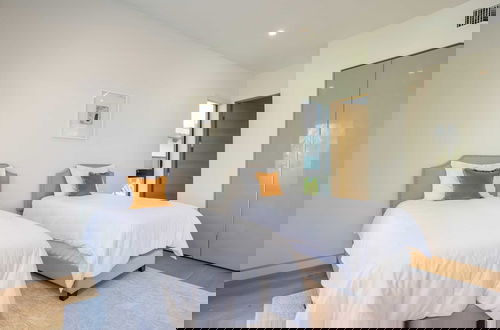 Foto 40 - Luxe Weho Villa, Walk to Melrose Ave, Pool + Hot Tub North Vista by Avantstay