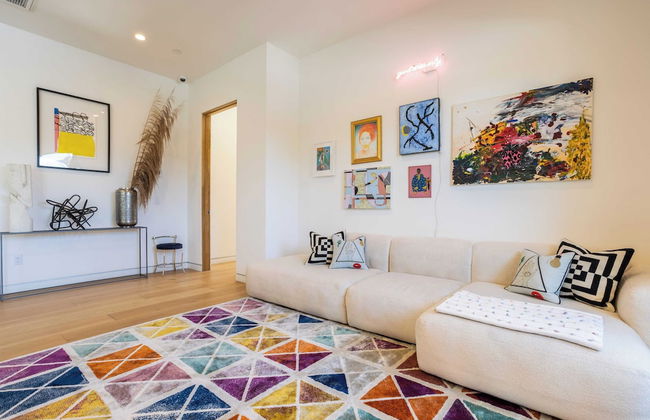 Luxe Weho Villa, Walk to Melrose Ave, Pool + Hot Tub North Vista by Avantstay - Foto 26