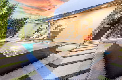 Foto 17 - North Vista by Avantstay Stylish Villa in Weho, Walk to Melrose, Pool+hot Tub
