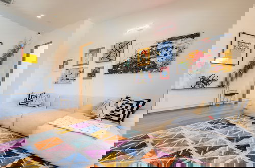 Foto 52 - North Vista by Avantstay Stylish Villa in Weho, Walk to Melrose, Pool+hot Tub