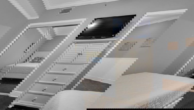 Foto 1 - Majestic Beach Towers 1-1302