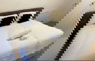 Photo 2 - Leicester Aprt-sleeps3-db-tv-wifi