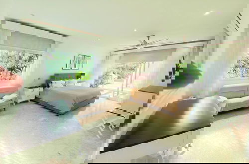 Foto 2 - Seasideserenity - Luxury Villa Steps From The Beach