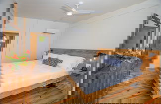 Photo 3 - Wow! Views and more, fantastic 2 bedroom in West End - Villa Agua 2 Apts by RedAwning