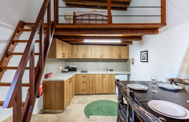 Stone Court Boutique Studios - Photo 15