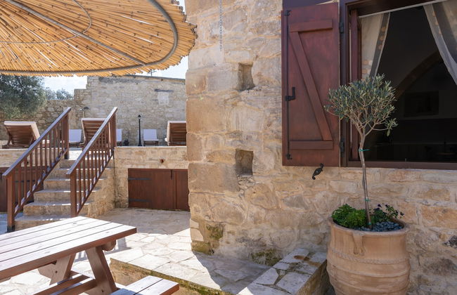 Stone Court Boutique Studios - Photo 26