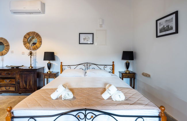 Stone Court Boutique Studios - Photo 10