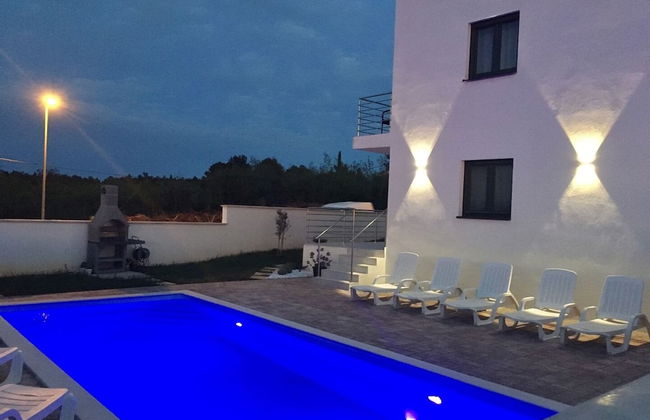 Noel - With Private Pool - A1-prizemlje - Foto 36