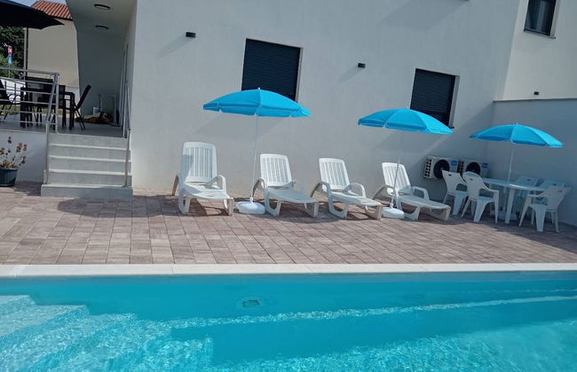 Noel - With Private Pool - A1-prizemlje - Foto 35