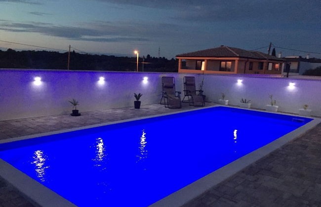Noel - With Private Pool - A1-prizemlje - Foto 37