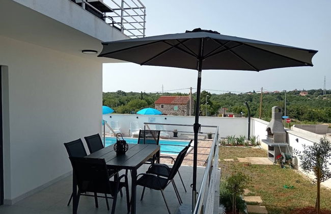 Noel - With Private Pool - A1-prizemlje - Foto 39