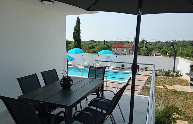 Noel - With Private Pool - A1-prizemlje - Foto 40