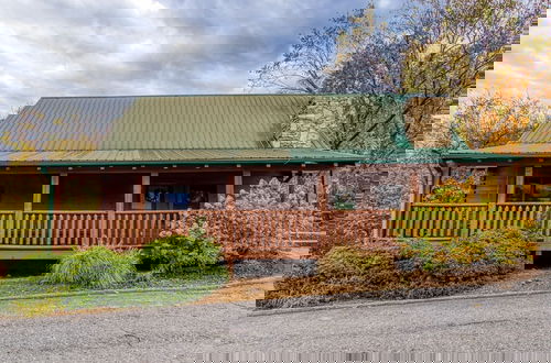 Foto 41 - Ern819 - Mountain Majesty - Great Location! Close To All The Action! 5 Bedroom Cabin by RedAwning