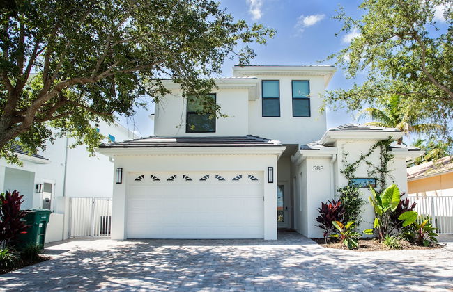 Sorrento Luxury Vacation Home: Expansive 5-Bedroom, 4.5-Bath Retreat with Private Pool, Hot Tub, and Pet-Friendly Accommodations – Just a Short Walk from Stunning Vanderbilt Beach - Foto 32