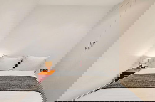 Foto 19 - Urban Retreat: Stylish 1-bed Bliss