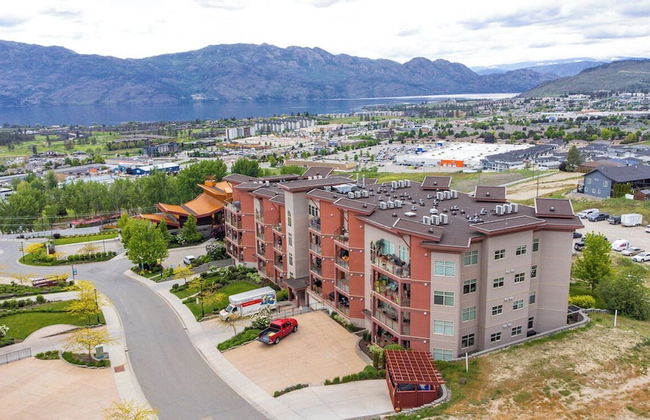 Corner Unit w Large Deck & Amazing View - Foto 53