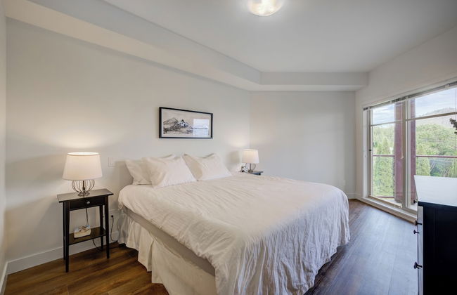 Corner Unit w Large Deck & Amazing View - Foto 6