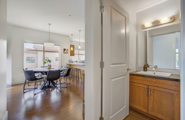 Corner Unit w Large Deck & Amazing View - Foto 41