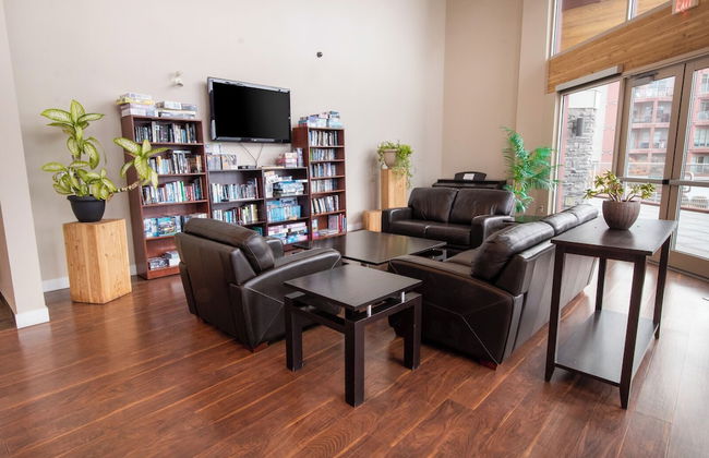 Corner Unit w Large Deck & Amazing View - Foto 36