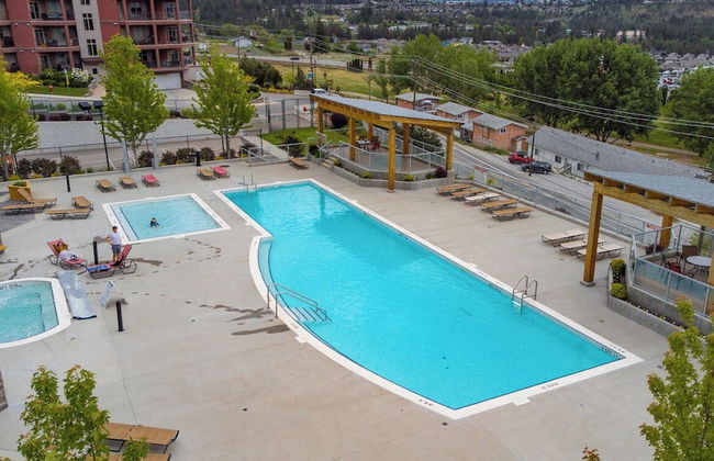 Corner Unit w Large Deck & Amazing View - Foto 27