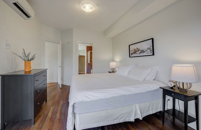 Corner Unit w Large Deck & Amazing View - Foto 7