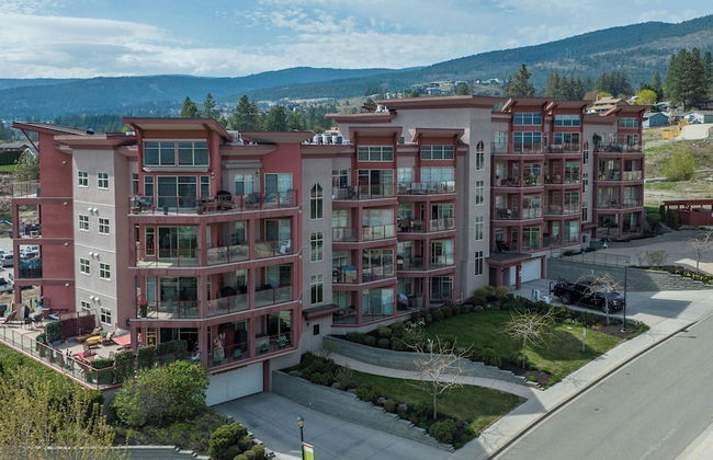 Corner Unit w Large Deck & Amazing View - Foto 49