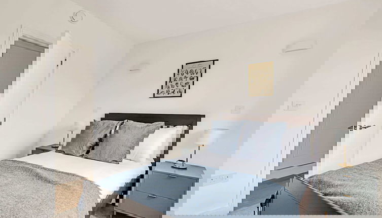 Photo 1 - Sunny 2-bed Gem in Chiswick