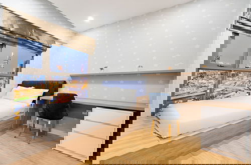 Photo 28 - Hapi Rivergate Apartment