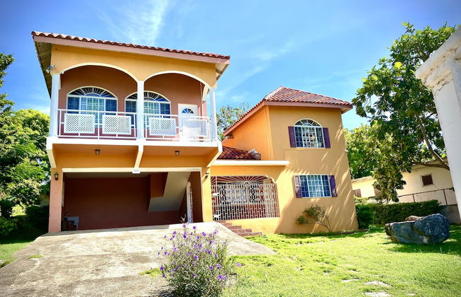 YanceyLargo-6BR Two-Story Estate w/Mountain Views by RedAwning - Photo 48