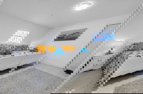 Foto 5 - Gorgeous Lake Worth Beach House 4 Bedroom Home by RedAwning
