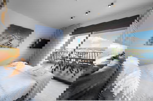 Foto 6 - Blue Whisper Luxury Living Suites