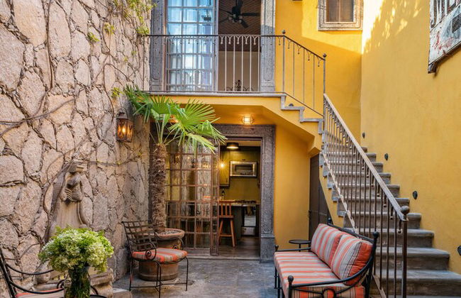 Casa Esperanza, 2BR Designer Charm + Rooftop Views - Foto 23