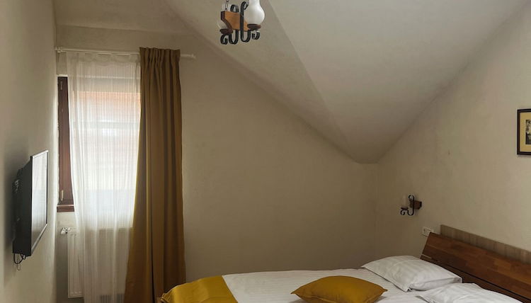 Photo 1 - Charming Apartment City Escape
