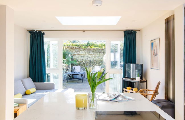 Terraced Townhouse Close to City Centre - Foto 1