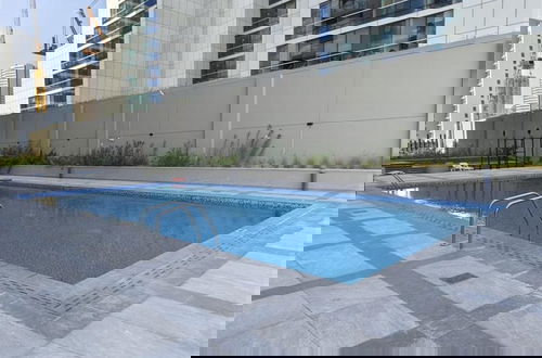 Foto 36 - Upscale Apartment at Oval Tower Near Downtown with Balcony and Parking by Belvilla