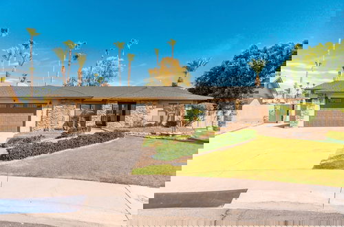 Foto 20 - Sereno Ranch by Avantstay Sleeps 16! Outdoor Bar/kitchen, Pool, Fire Pit & Hot Tub!