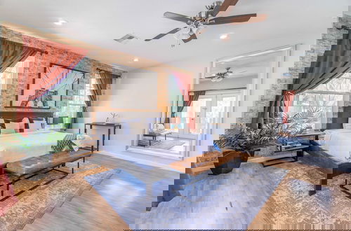 Foto 2 - Sereno Ranch by Avantstay Sleeps 16! Outdoor Bar/kitchen, Pool, Fire Pit & Hot Tub!